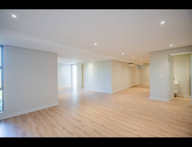 4 BEDROOM TOWNHOUSE FOR SALE IN LA LUCIA RIDGE